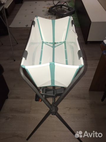 Ванночка stokke на подставке очень удобная