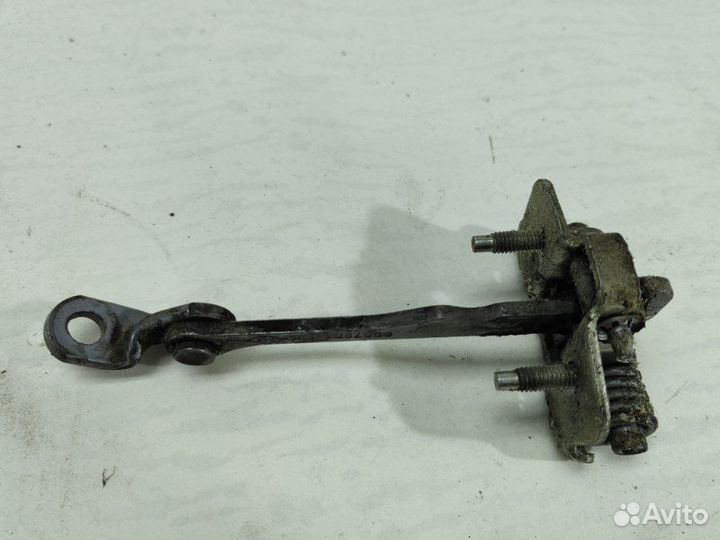 Ограничитель двери передний правый Renault Logan