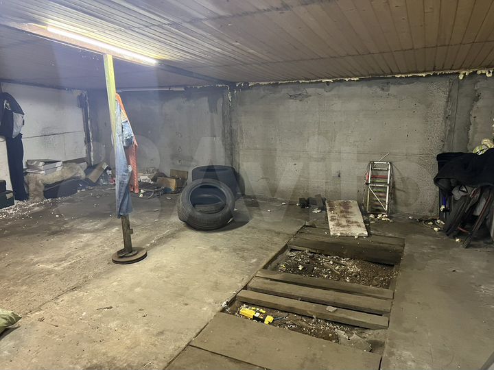 Гараж, > 30 м²