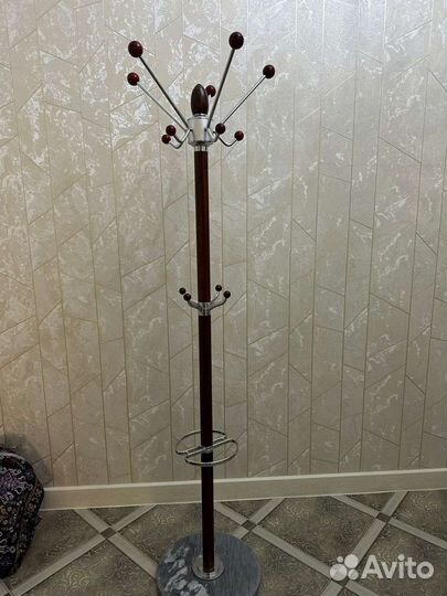 Вешалка для одежды напольная