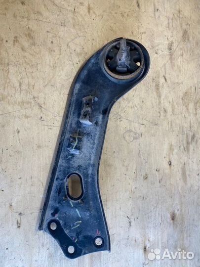 Рычаг подвески задний правый Hyundai Tucson TL 2.0