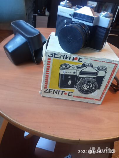 Фотоаппарат Зенит-Е и фотопринадлежности