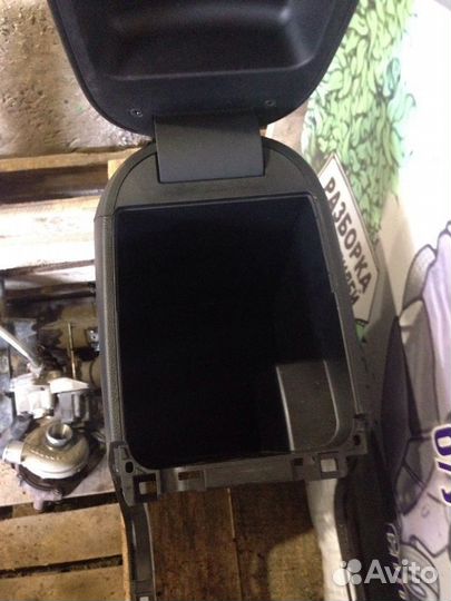 Консоль центральная Kia Sportage