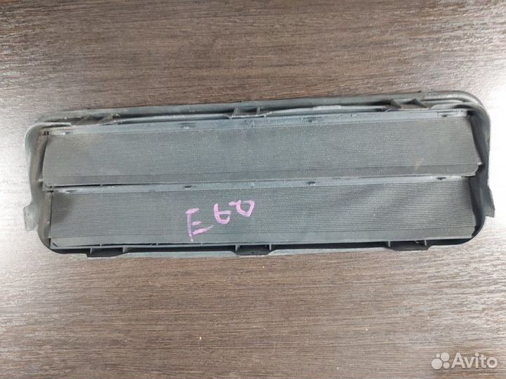 Решетка вентиляционная задняя левая Bmw 525I E60