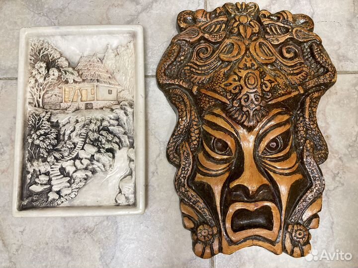 Панно, гипс, домик в горах,медуза Гаргона, винтаж