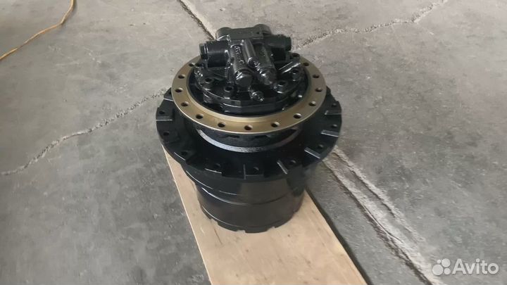 Бортовая (Редуктор хода) Хитачи 240-3 с мотором-24