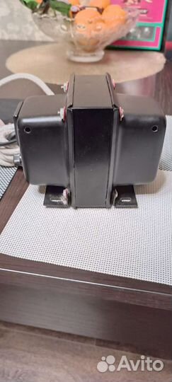 Понижающий трансформатор 220 110,300w