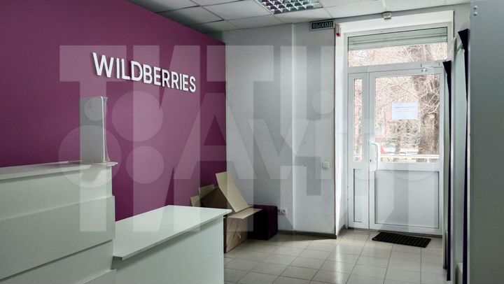 Магазин 52 кв.м на первом этаже