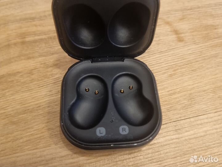 Samsung Galaxy buds live кейс