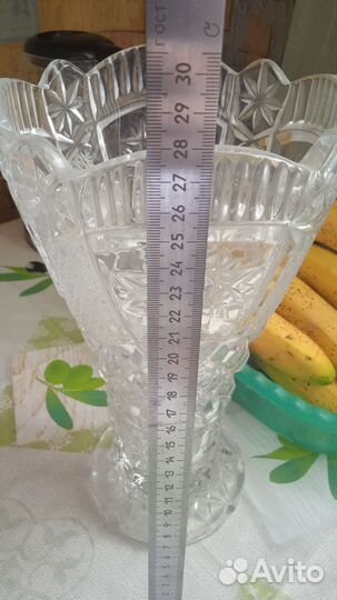 Большая хрустальная ваза для цветов