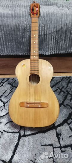 Акустическая гитара б/у