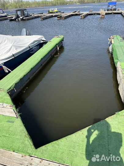 Паук-пантон (стояночное место) в Яхт клубе