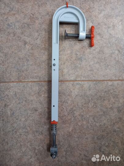 Крепление датчика эхолота