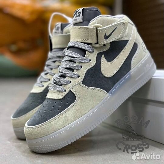 Зимние Nike Air Force 1 Mid reigning champ 44EU