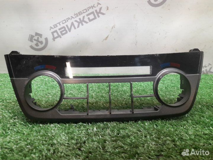 Накладка консоли передней панели Toyota Rav4 A40