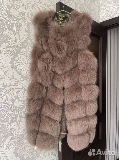 Меховая жилетка из песца