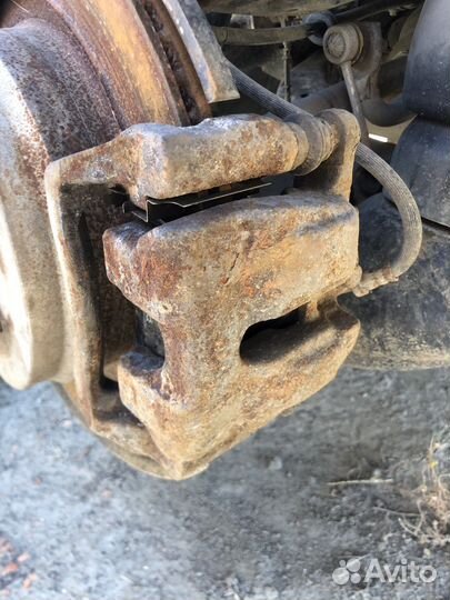 Суппорт задний левый range rover vogue 4.2