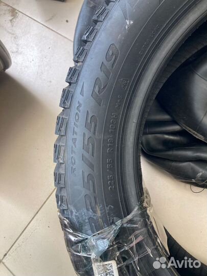 Pirelli Scorpion Ice Zero 2 225/55 R19 103H