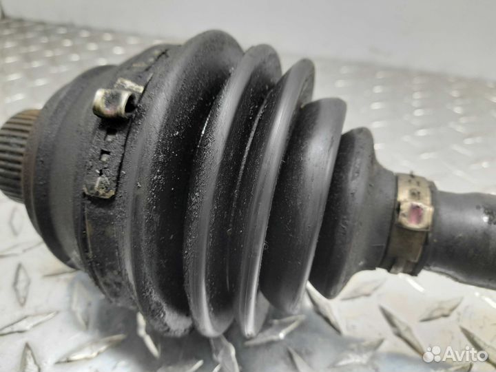 Полуось передняя R Audi Q5 8R 8R0407271C