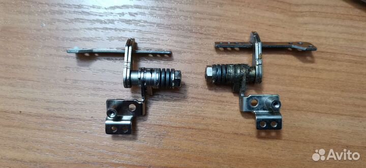 Петли и кронштейны для ноутбуков Samsung NP-R7**