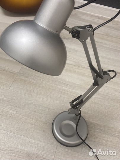 Лампа настольная