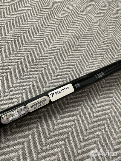 Продаются клюшки хоккейные: Азеведо, Хитли, Постма