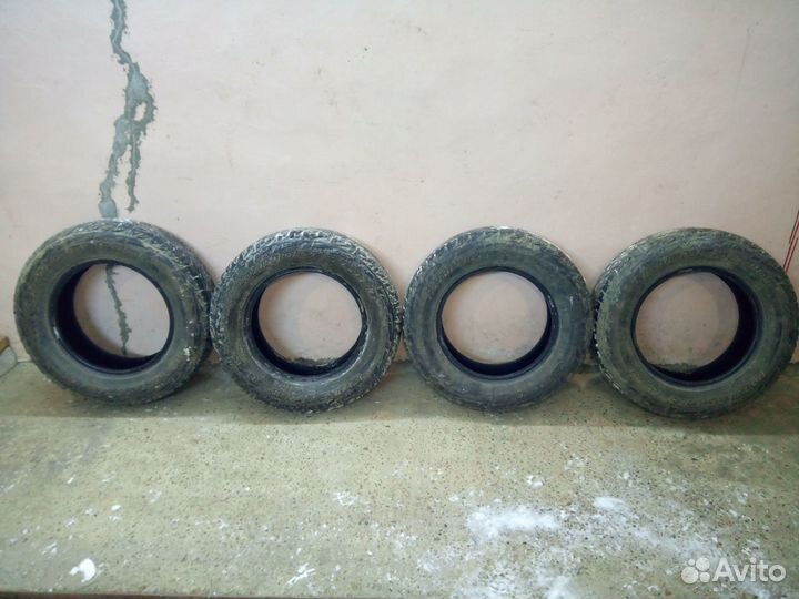 Bridgestone Dueler A/T 697 205/70 R15