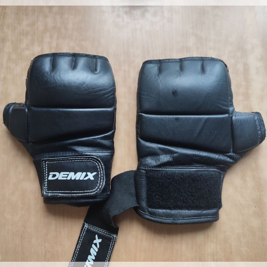 [DCS-206L] Шингарты Из Нат. Кожи Для Mma От Бренда Demix, Б/У