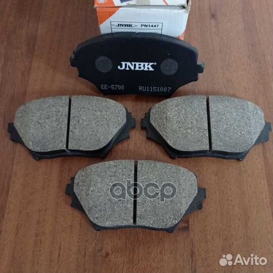 Колодки тормозные передние toyota Rav4 1.8/2.0