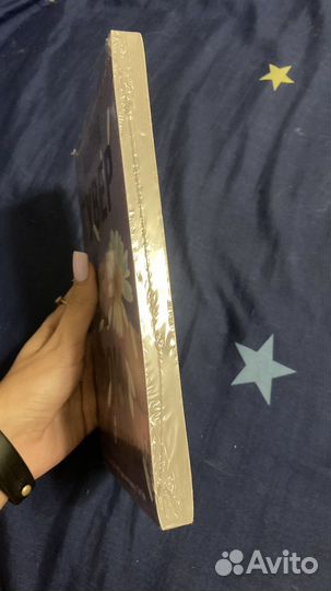 Книга Колин Гувер 