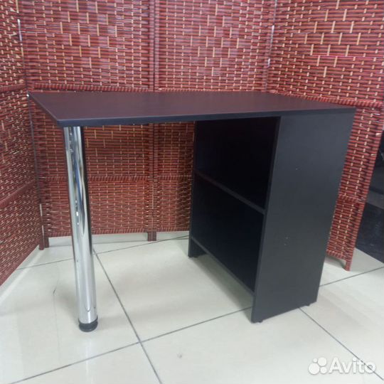 Маникюрный стол складной