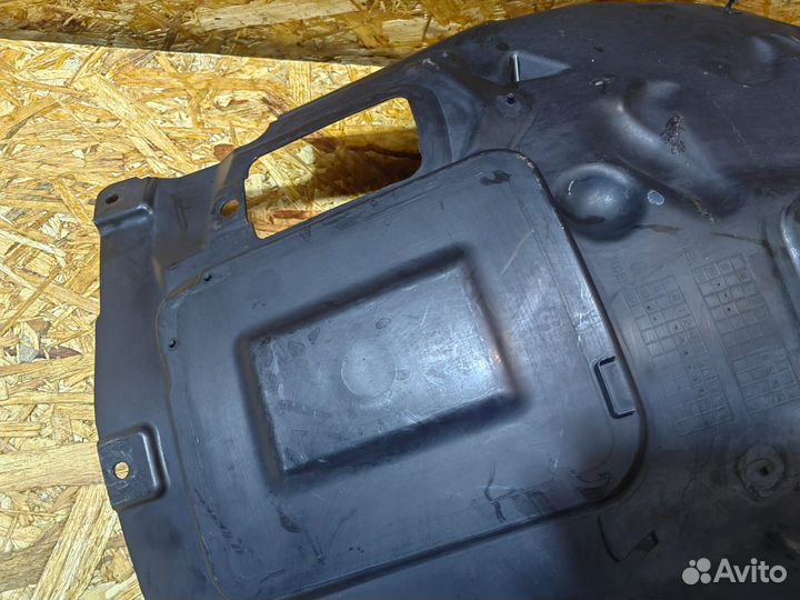 Подкрылок передний левый Bmw F30