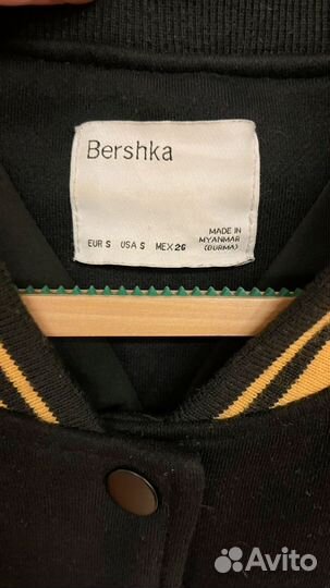 Бомбер bershka