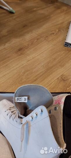 Коньки фигурные женские 38