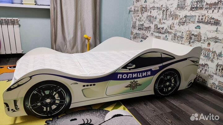 Детская кровать машинка