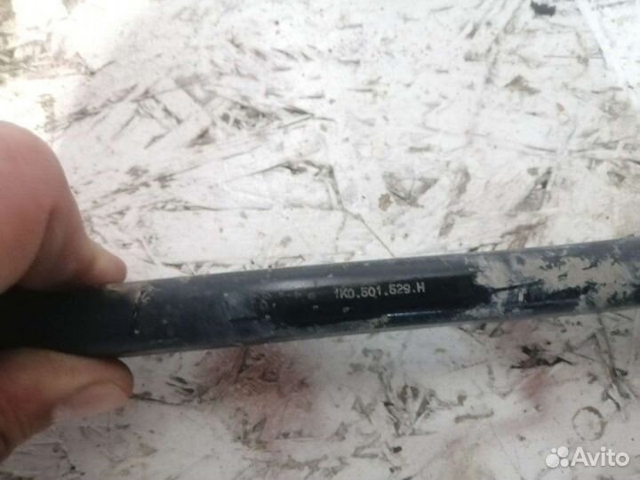 Рычаг поперечный задний Skoda Yeti