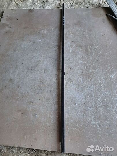 Молдинг стекла задний правый BMW E65