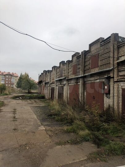 Гараж, > 30 м²