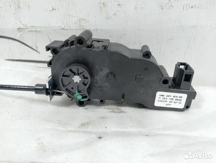 Активатор замка багажника mercedes-benz W166 M-Kla