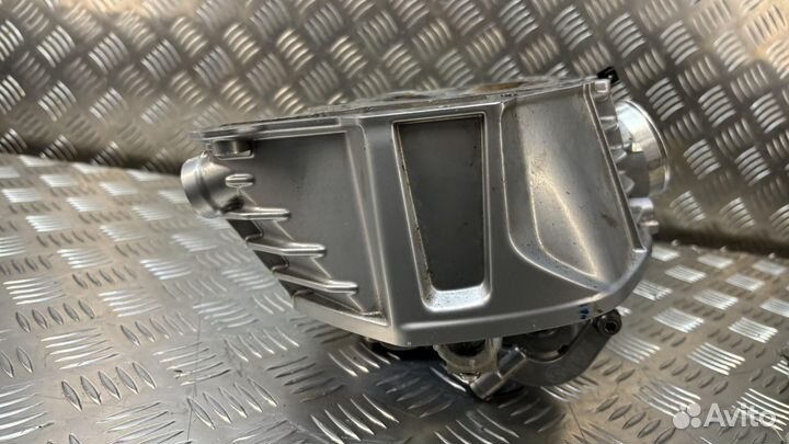 Головка блока цилиндров серебристая П R1250 BMW