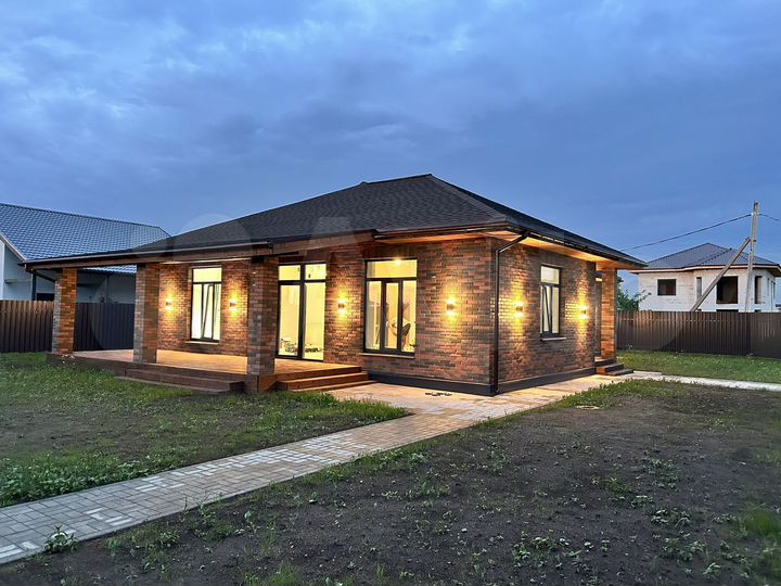 Дом 166,3 м² на участке 8,3 сот.