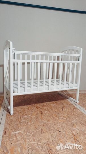 Детская кроватка 