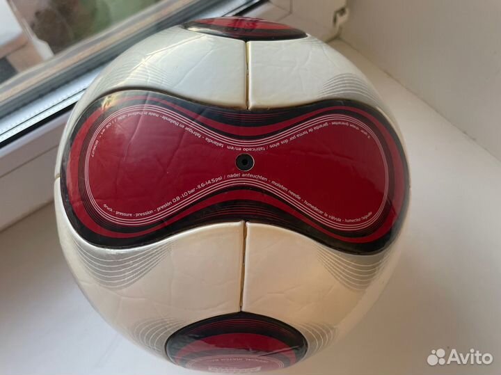 Футбольный мяч Adidas Teamgeist