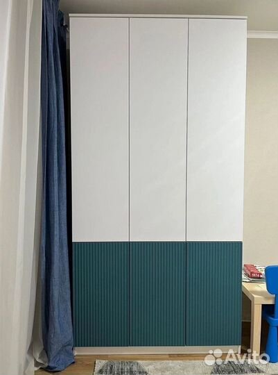 Шкаф распашной четырехдверный