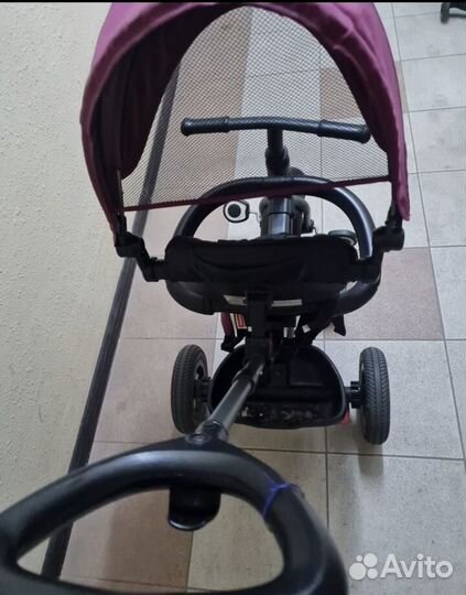 Велосипед трехколесный с ручкой Q play