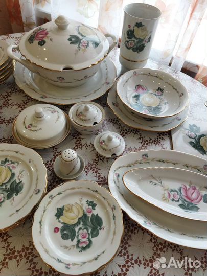 Набор столовой посуды новый