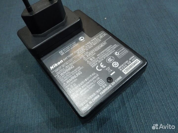 Зарядное устройство Nikon MH-24