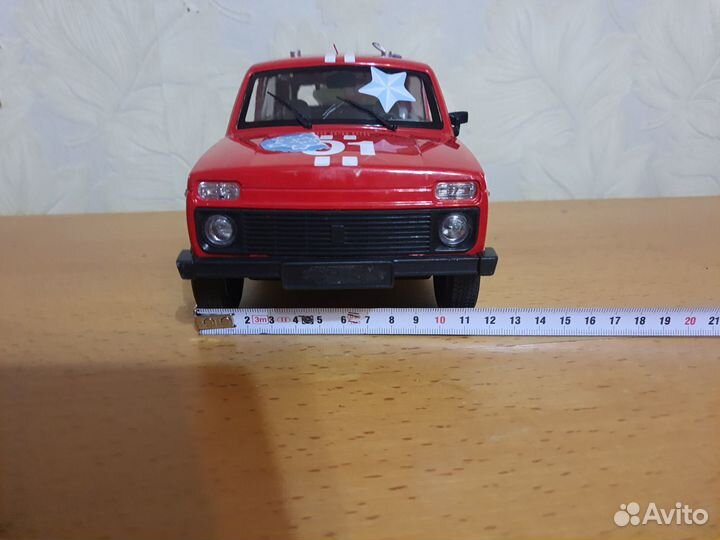 Автомодель Нива Пожарная служба масштаб 1:16