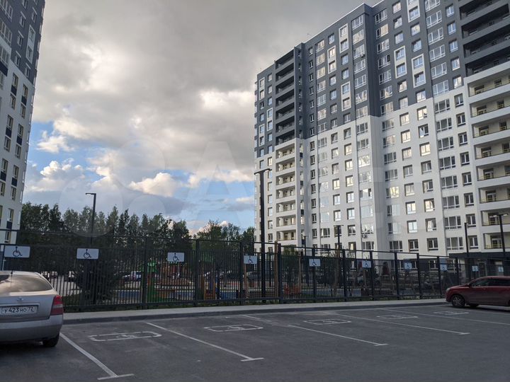 2-к. квартира, 56 м², 3/17 эт.