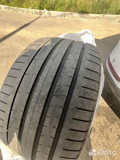 Pirelli P Zero 275/35 R20